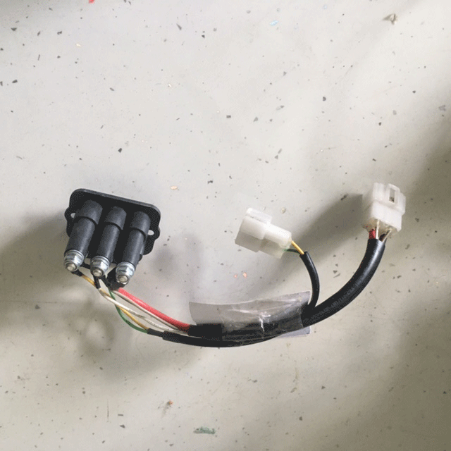 Used Connector For A Sterling Sapphire Mobility Scooter Y370